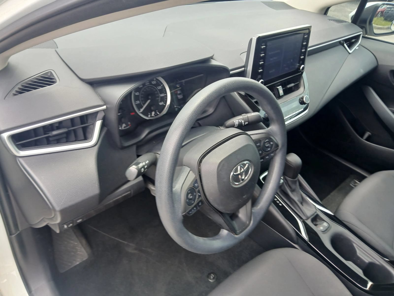 Used 2020 Toyota Corolla LE FWD image 14