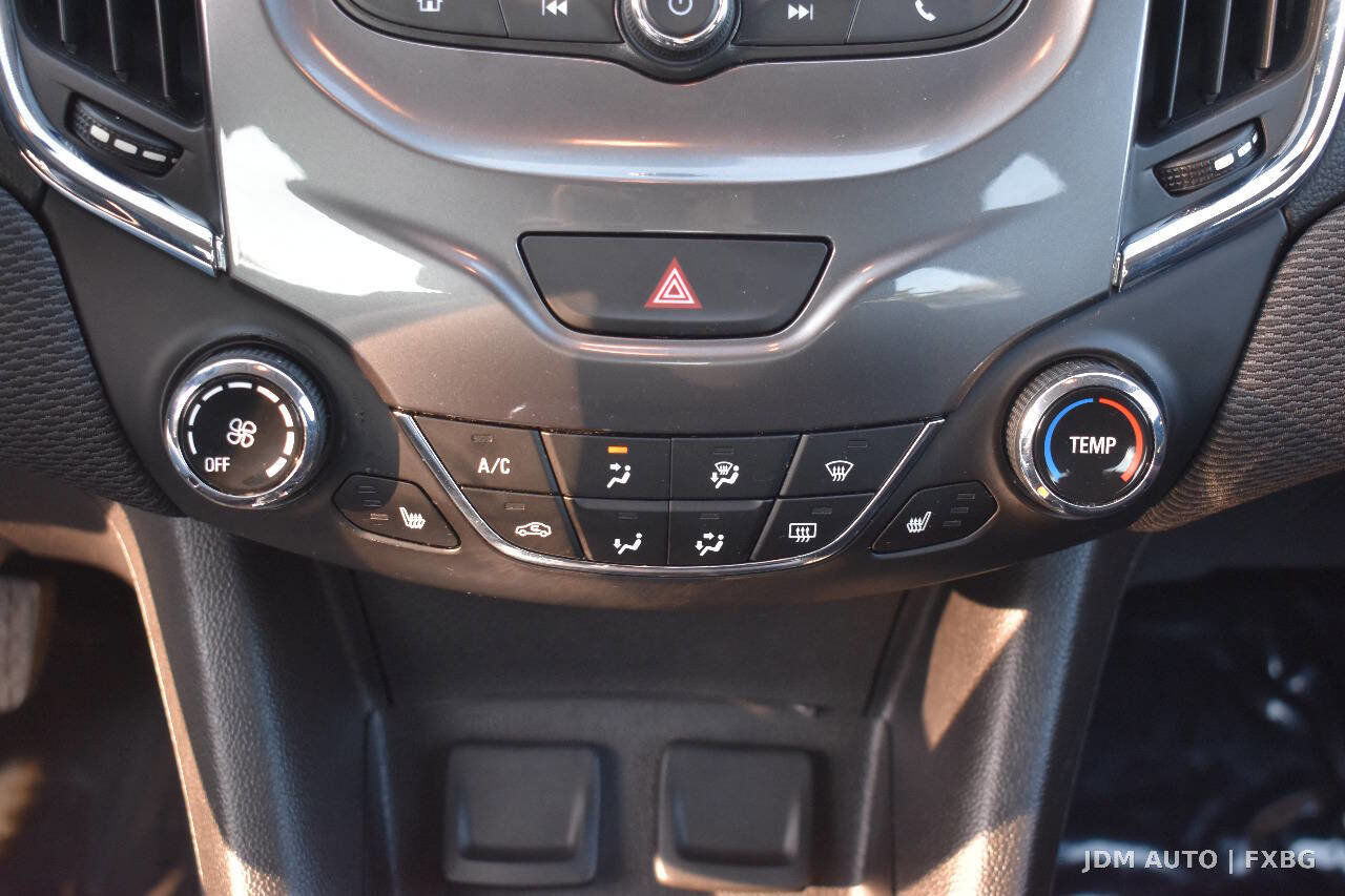 Used 2017 Chevrolet Cruze LT w/ Convenience Package image 26