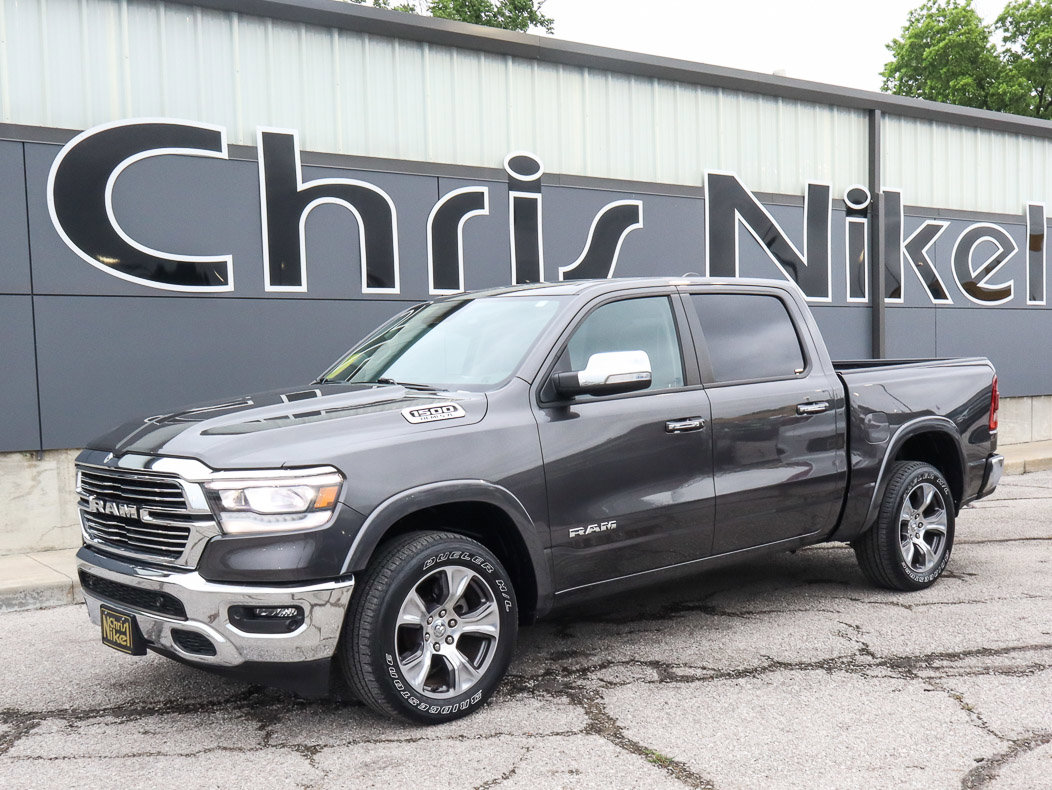 Used 2022 RAM 1500 Laramie AWD/4WD image 1
