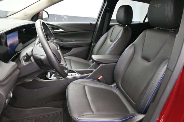 Used 2025 Buick Encore GX Sport Touring w/ Comfort Package AWD/4WD image 22
