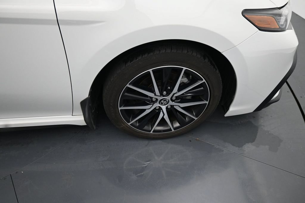 Used 2023 Toyota Camry SE w/ Audio Upgrade Package FWD image 11