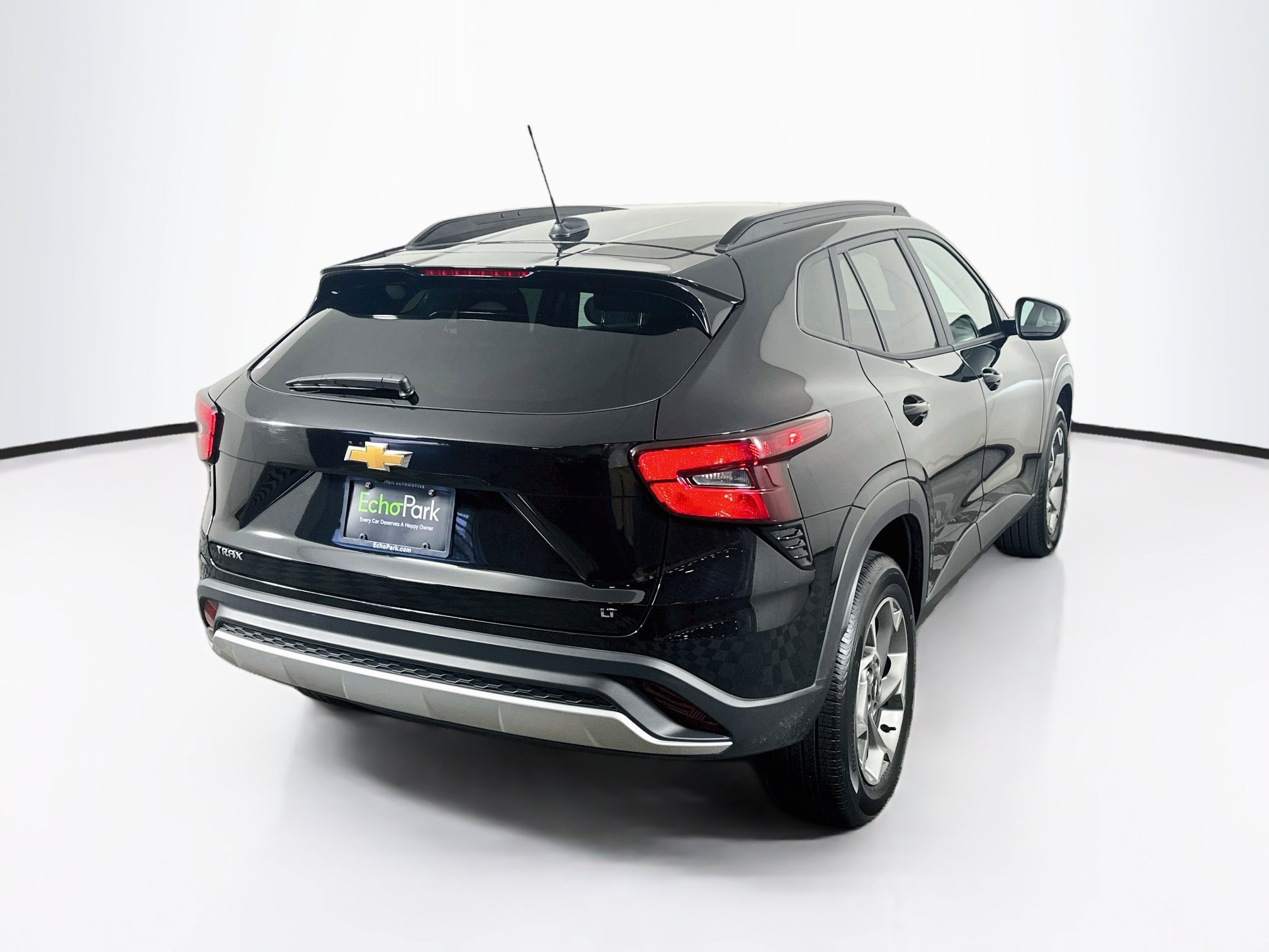 Used 2026 Chevrolet Trax LT FWD image 9