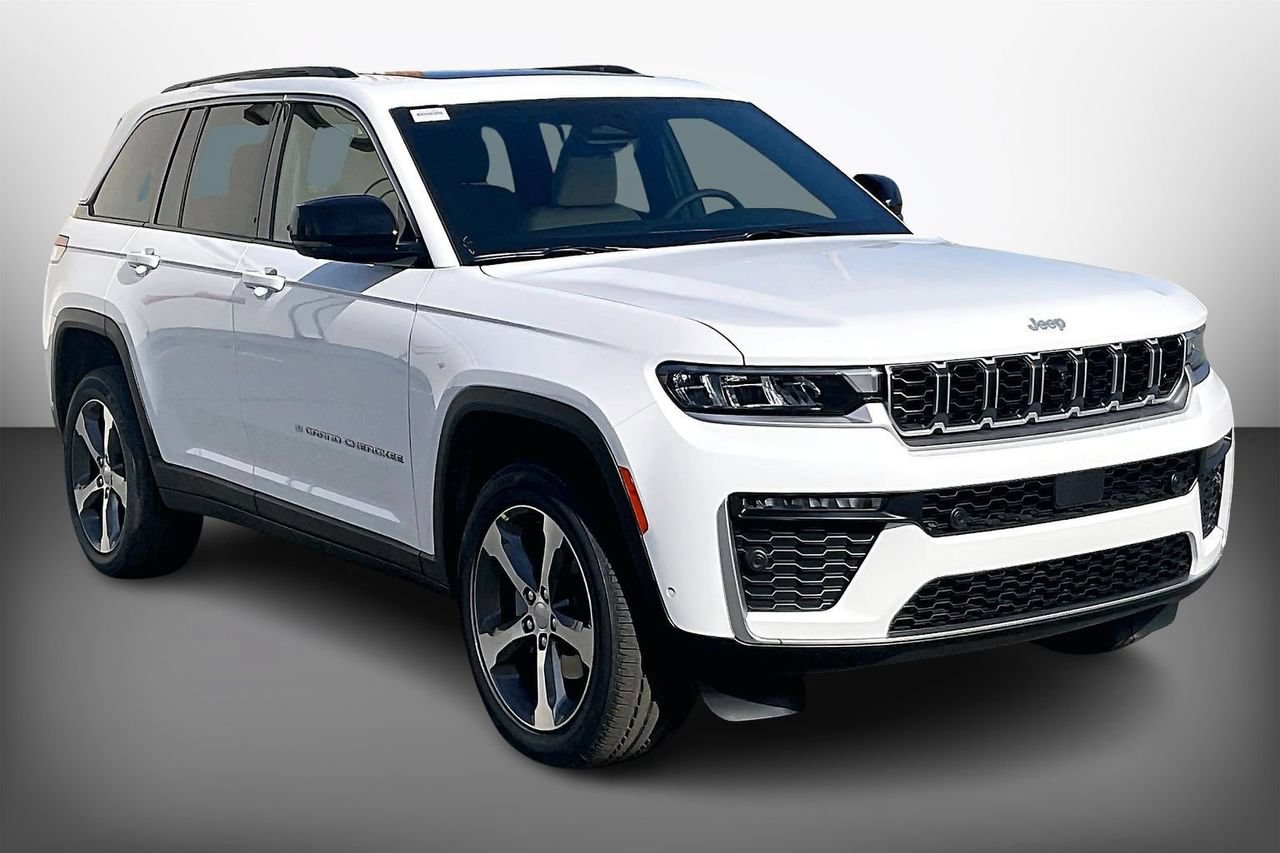 New 2026 Jeep Grand Cherokee Limited w/ Luxury Tech Group II AWD/4WD image 1