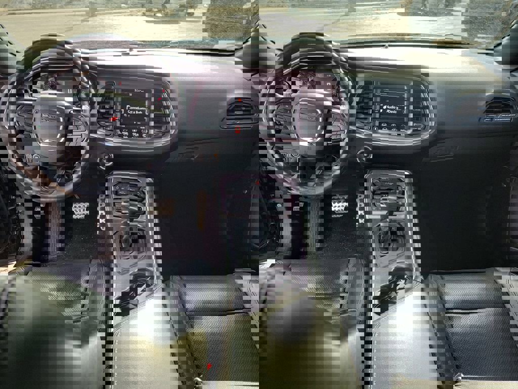 Used 2018 Dodge Challenger GT w/ Driver Convenience Group image 8