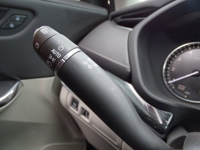 Used 2020 Cadillac XT4 Premium Luxury w/ Driver Awareness Package image 15