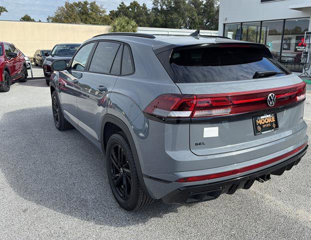 New 2026 Volkswagen Atlas Cross Sport SEL R-Line image 3