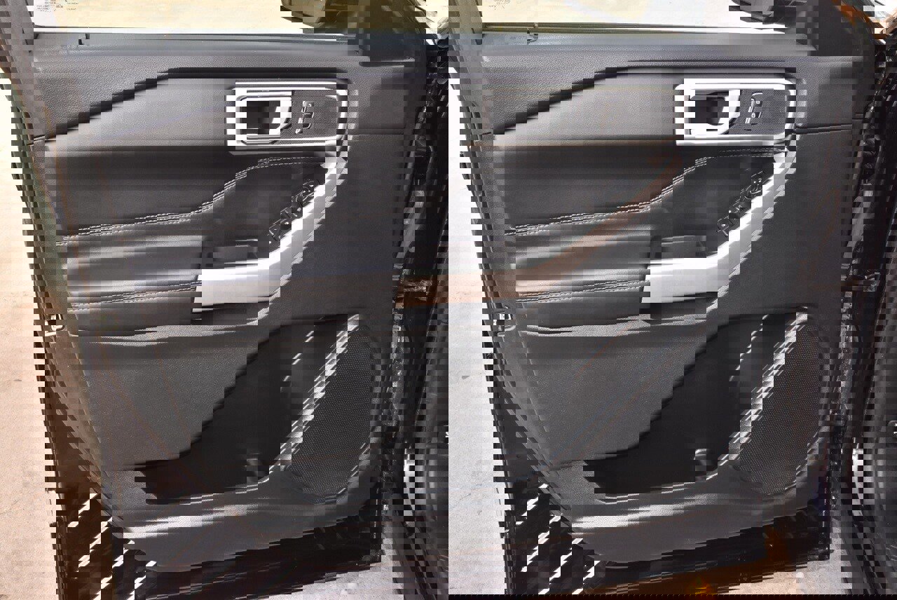 Certified 2023 Ford Explorer XLT w/ Equipment Group 202A image 33