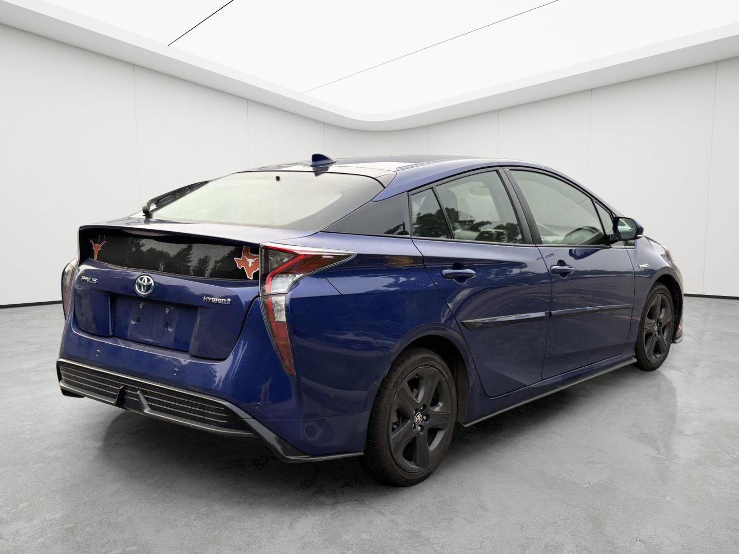 Used 2018 Toyota Prius Three Touring w/ Appearance Package FWD image 3