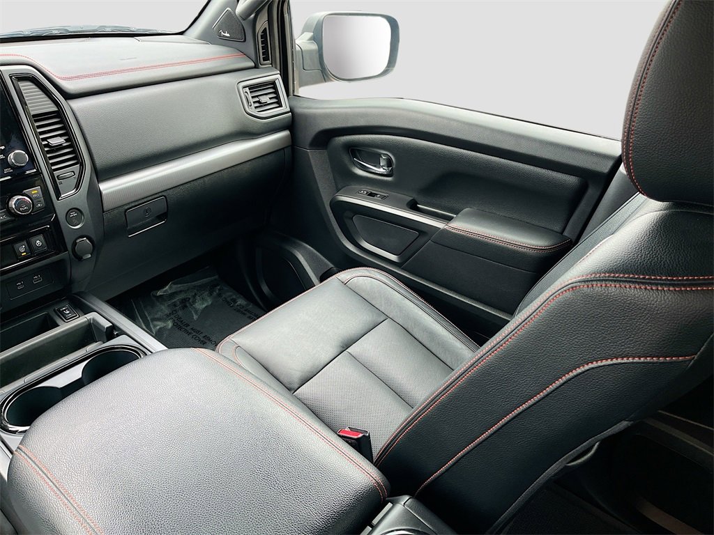 Used 2021 Nissan Titan PRO-4X w/ Pro-4x Convenience Package image 21