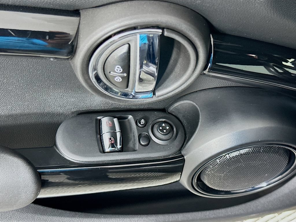 Used 2022 MINI Cooper SE FWD image 18