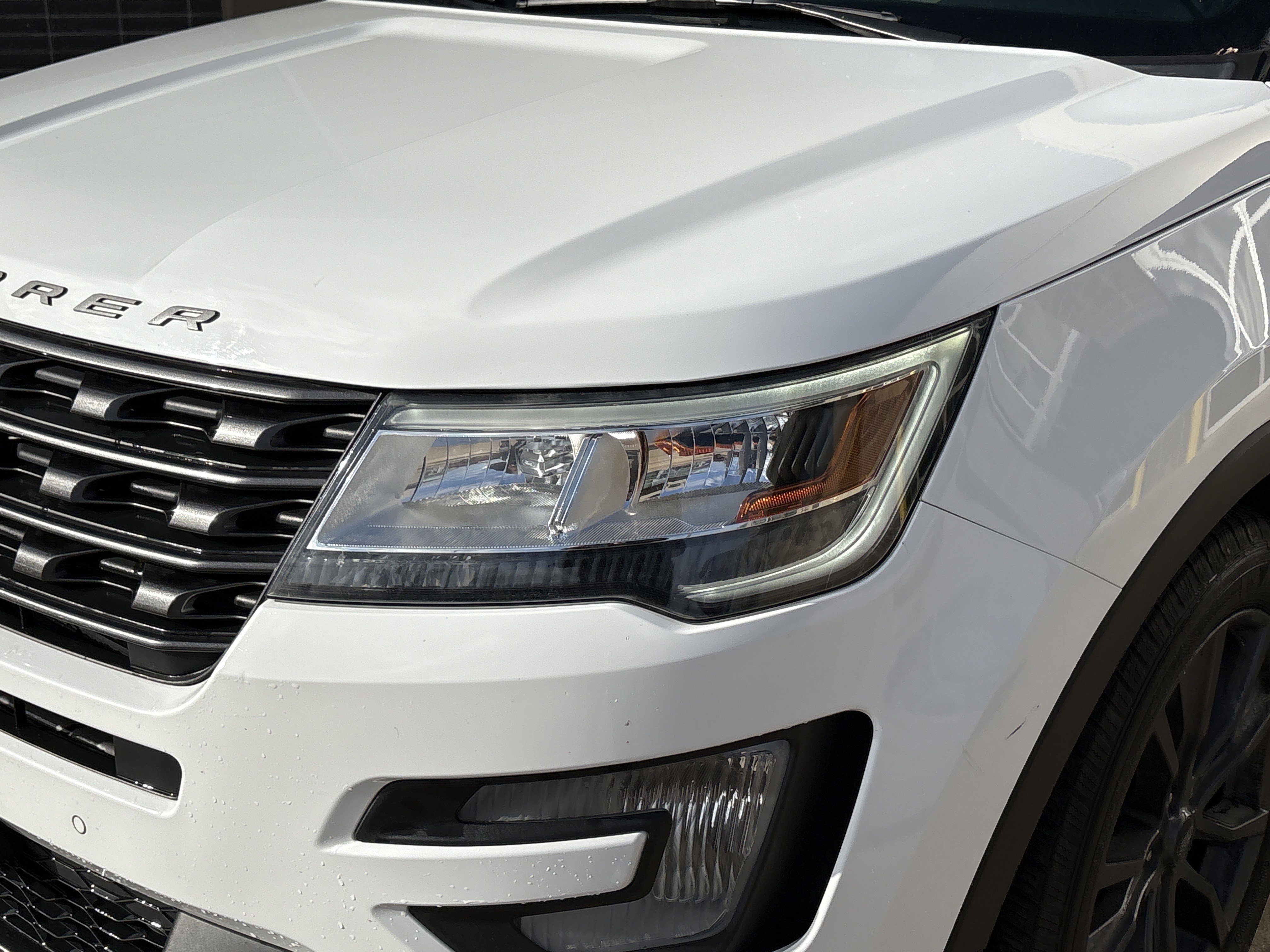 Used 2017 Ford Explorer XLT w/ Equipment Group 202A image 6