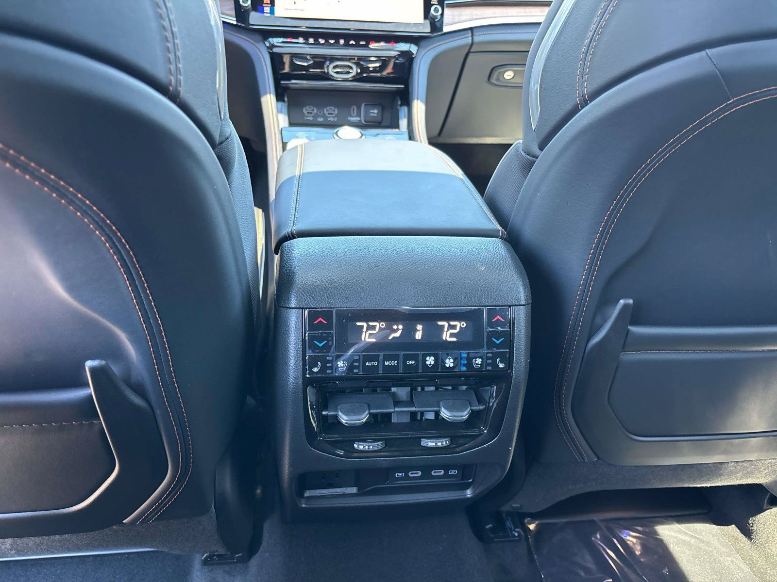 New 2026 Jeep Grand Cherokee Summit AWD/4WD image 9