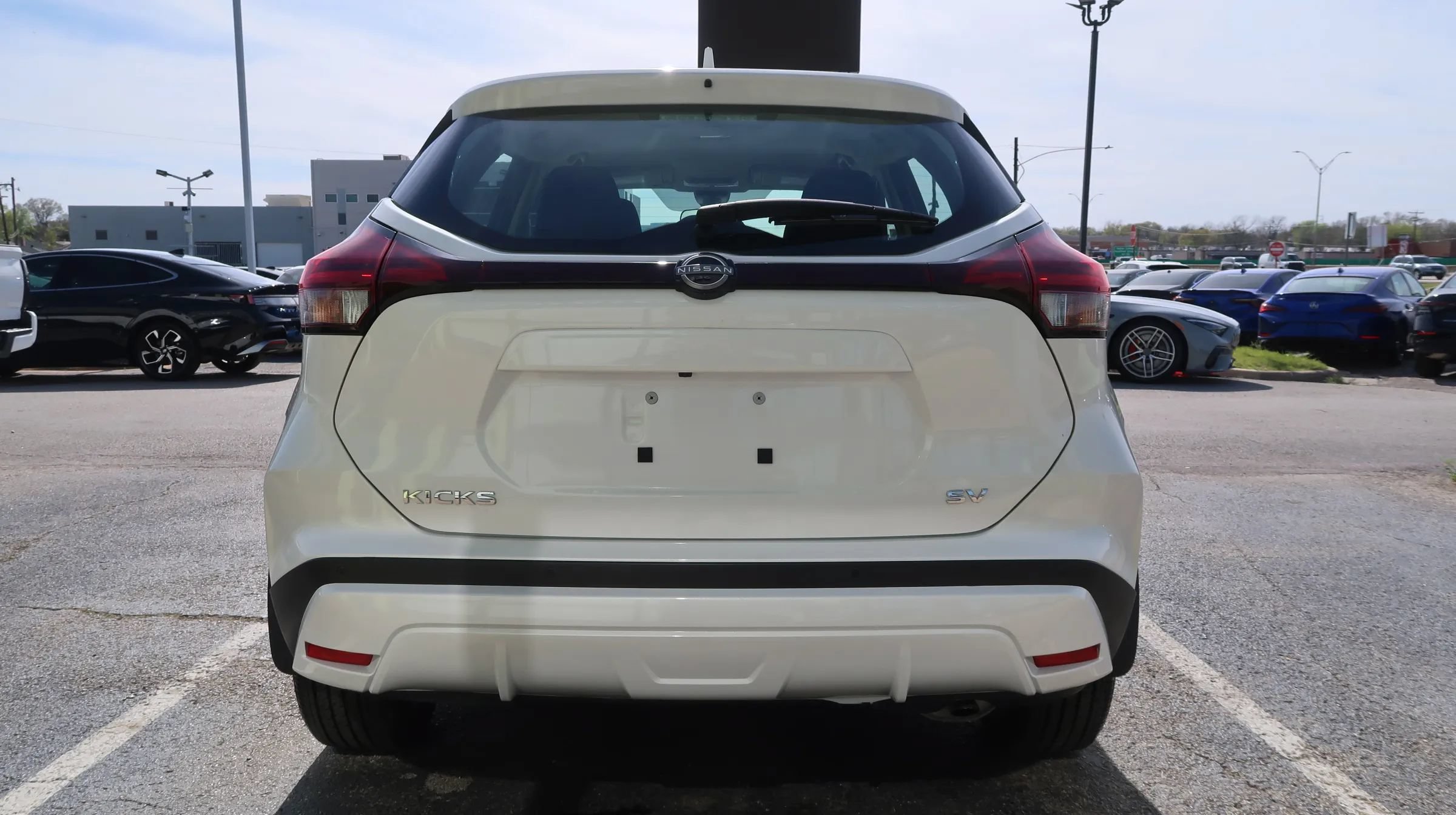 Used 2023 Nissan Kicks SV FWD image 9