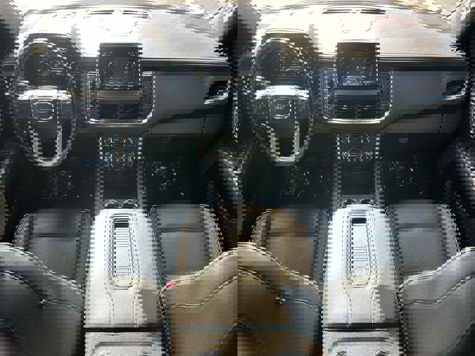 Used 2022 GMC Yukon XL SLT w/ SLT Luxury Package image 10