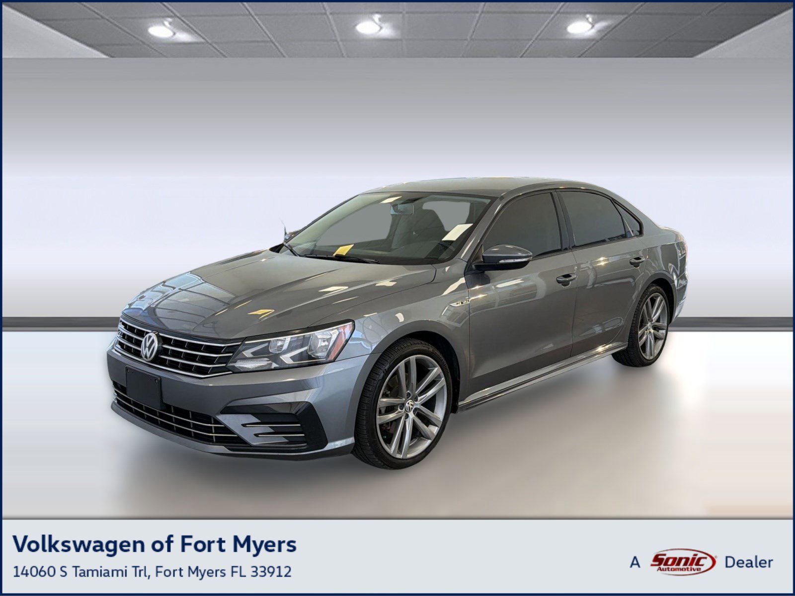 Used 2018 Volkswagen Passat 2.0T R-Line image 1