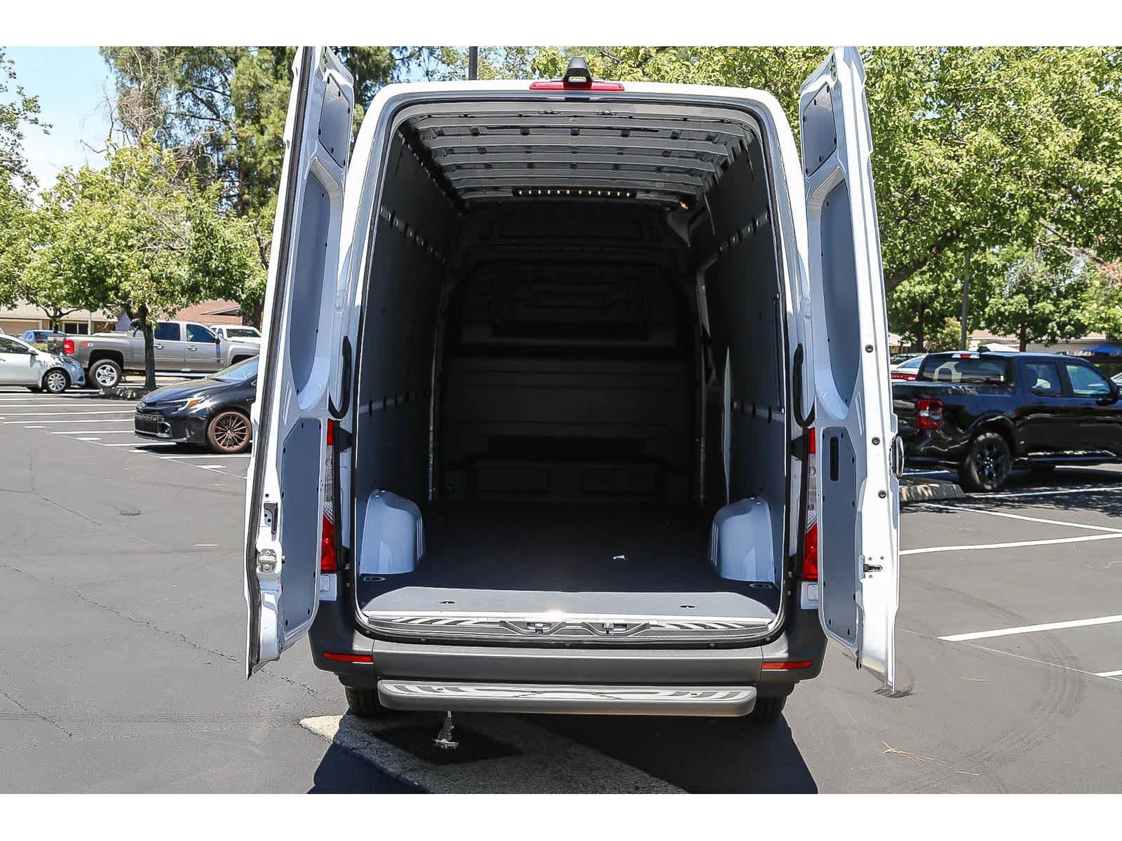 New 2026 Mercedes-Benz Sprinter 2500 image 24