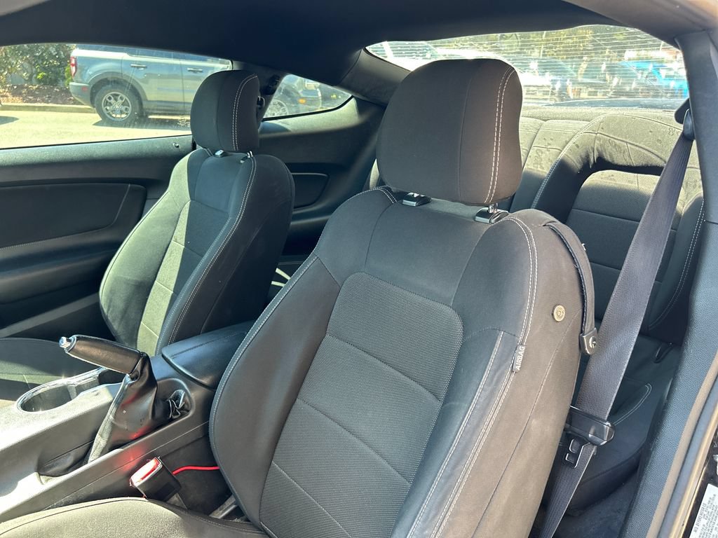 Used 2016 Ford Mustang Coupe RWD image 9