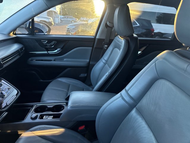 Used 2022 Lincoln Corsair FWD w/ Premium Package image 8