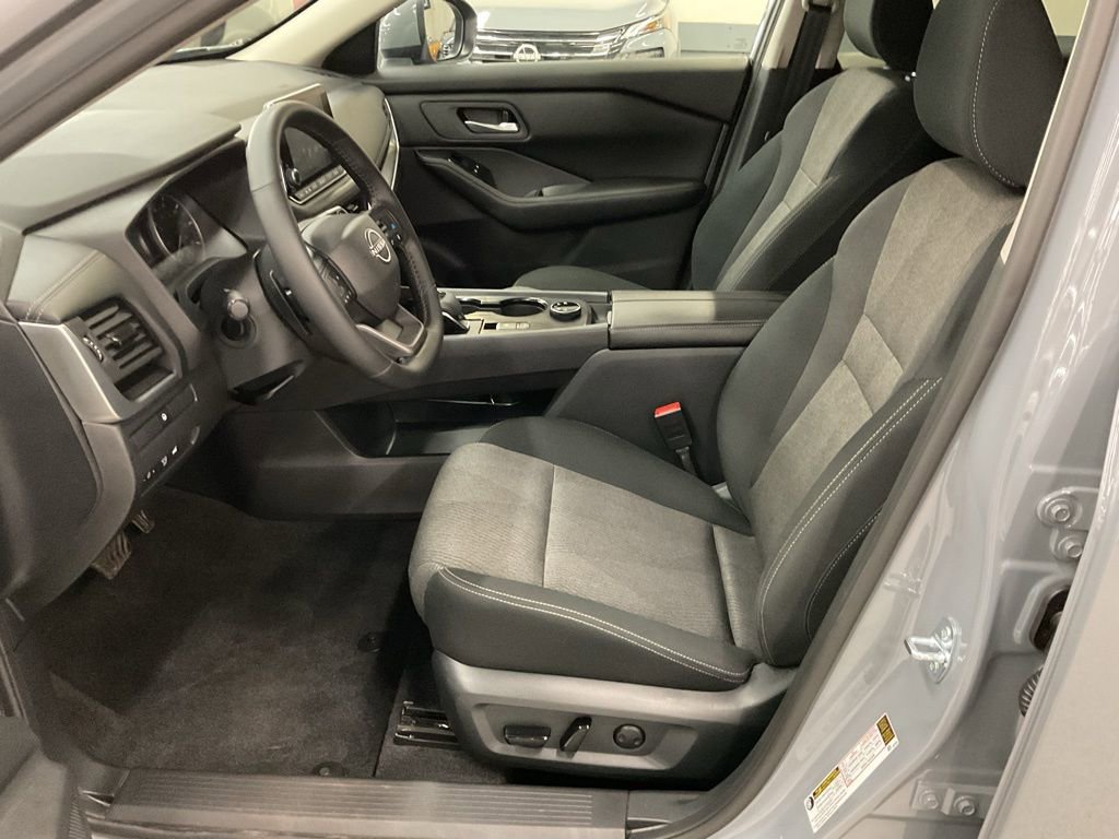 Used 2026 Nissan Rogue SV w/ Cold Weather Package image 10