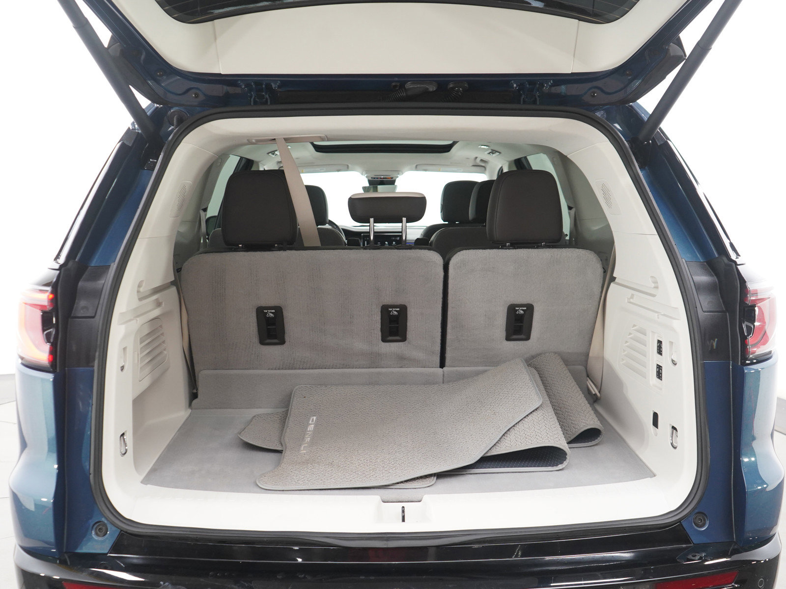 Used 2024 GMC Acadia Denali w/ Super Cruise Package image 18