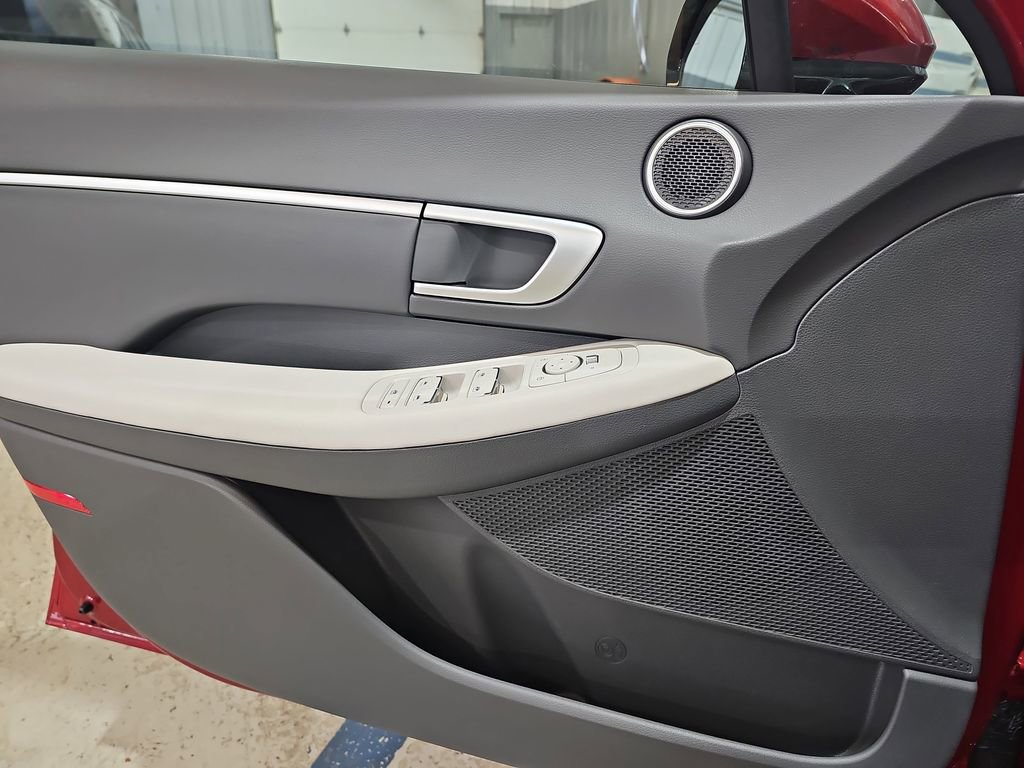 New 2026 Hyundai Sonata SEL FWD image 25