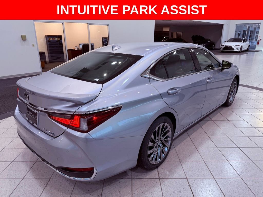 Used 2024 Lexus ES 300h w/ Luxury Package image 8
