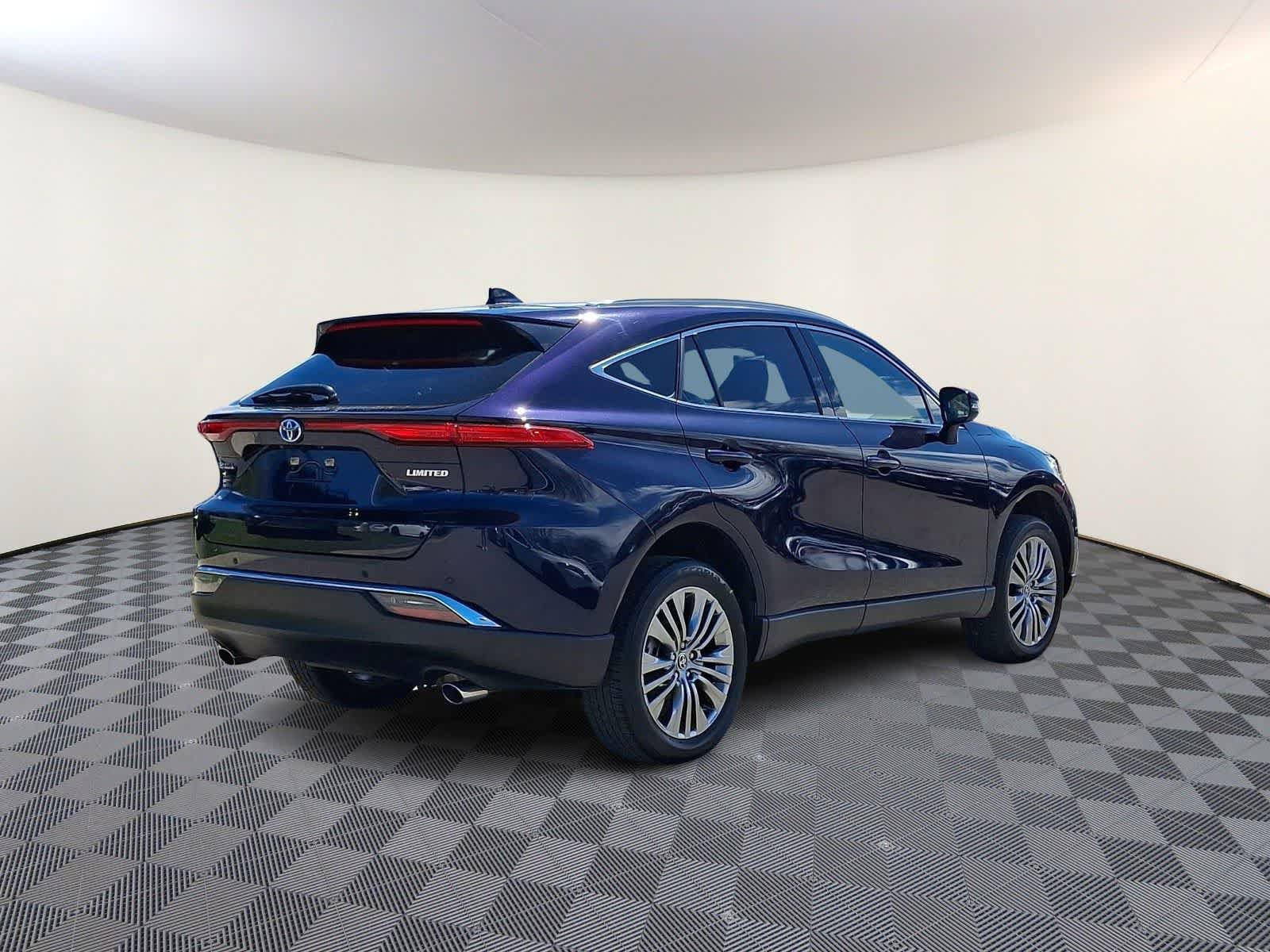 Certified 2023 Toyota Venza Limited AWD/4WD image 6