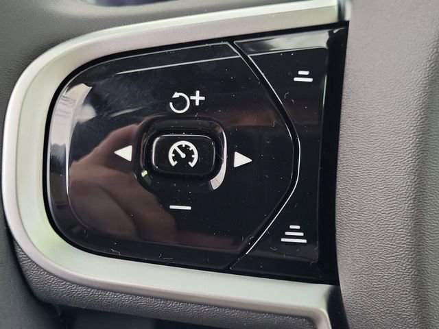 New 2026 Volvo XC90 B6 Plus w/ Protection Package Premier image 31