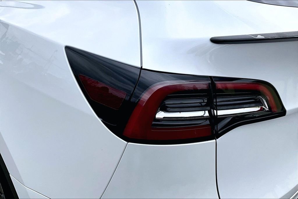 Used 2022 Tesla Model Y Performance AWD/4WD image 28