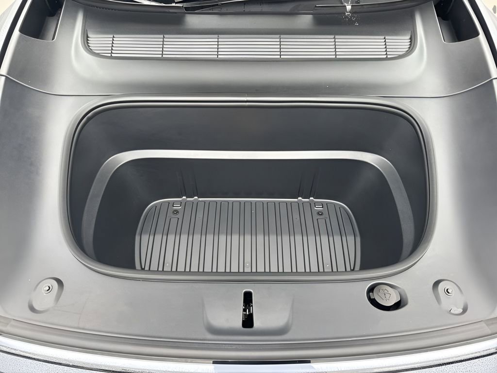 Used 2026 Tesla Model Y Long Range image 35