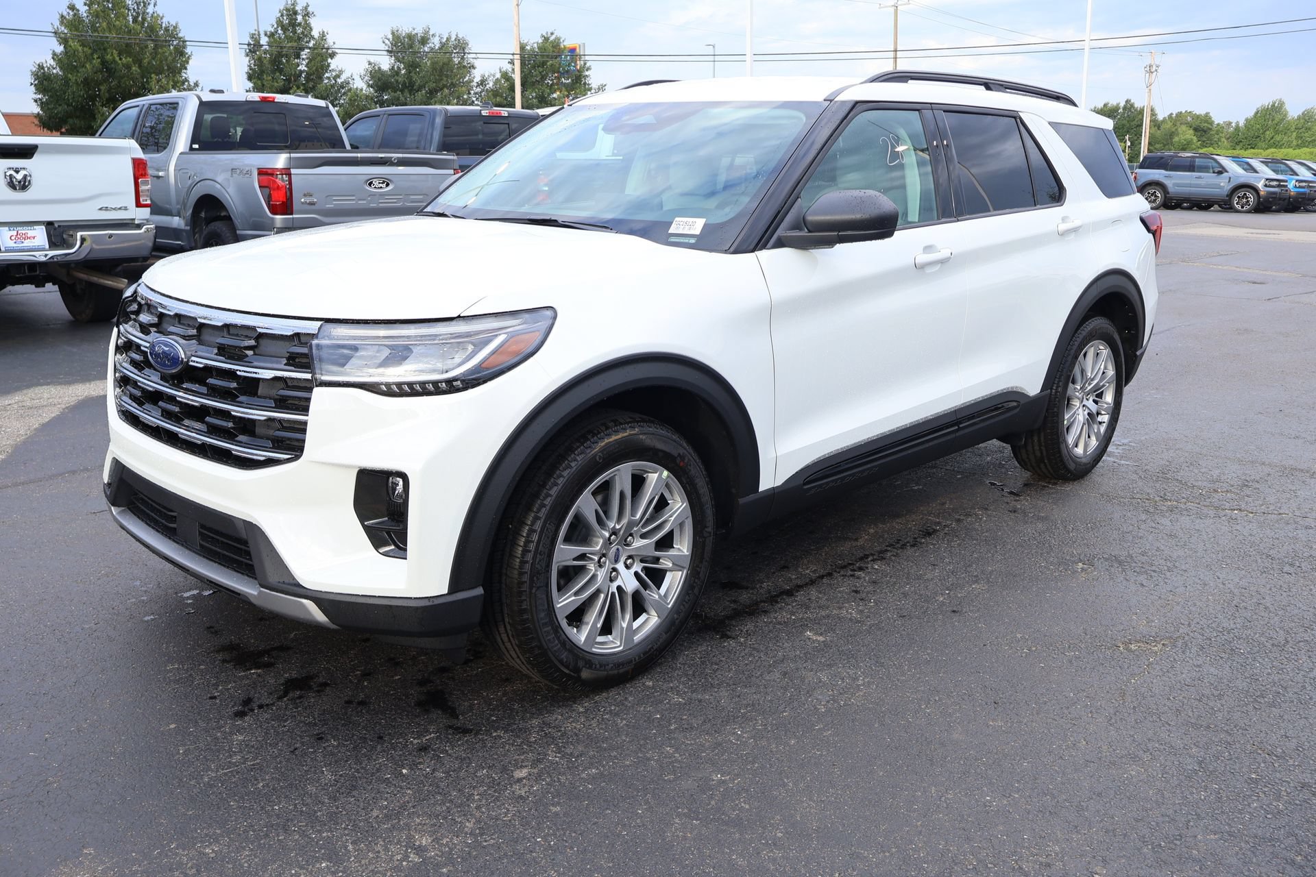 New 2026 Ford Explorer Active w/ Active Comfort Package AWD/4WD image 11
