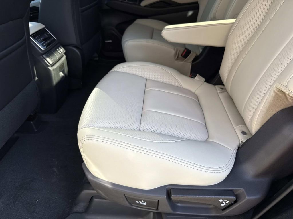 New 2025 Subaru Ascent Limited image 14