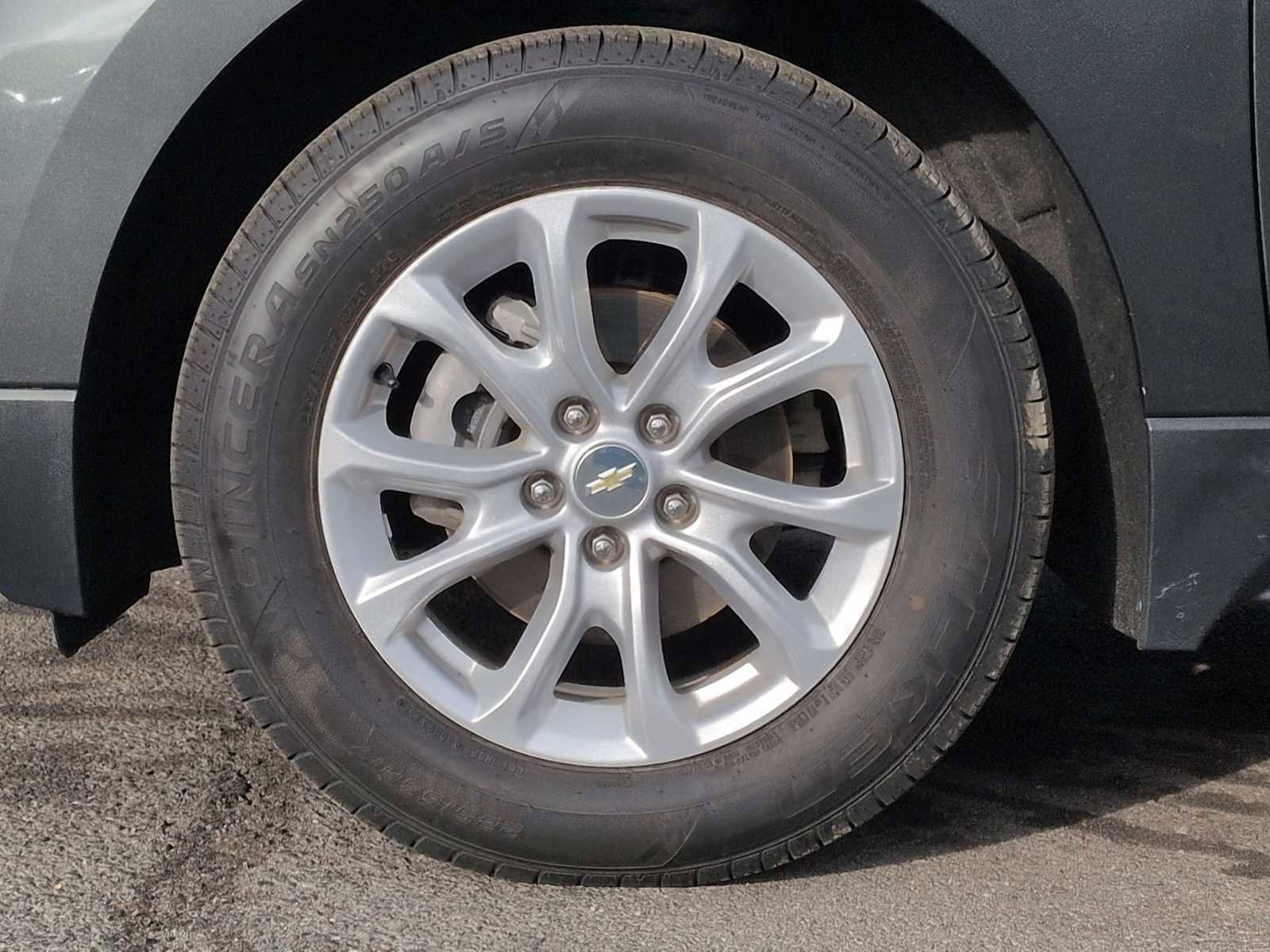 Used 2019 Chevrolet Equinox LT image 14