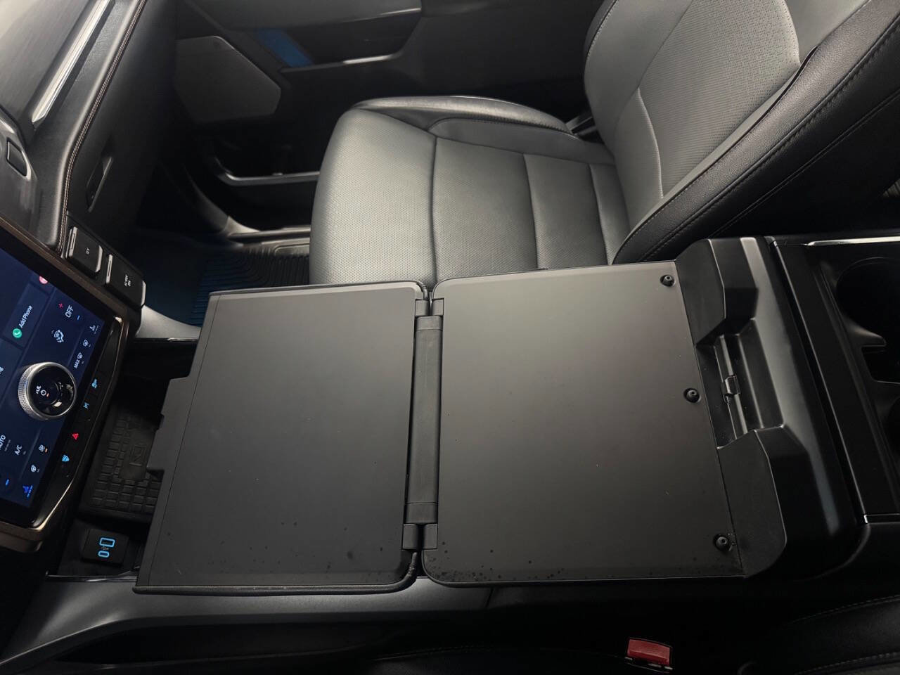 Used 2022 Ford F150 Lightning Lariat image 49