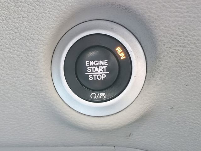 Used 2022 Chrysler Pacifica Limited FWD image 26