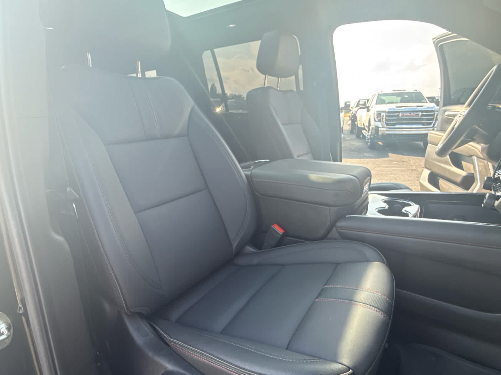 Certified 2026 Chevrolet Suburban RST w/ RST Capability Package AWD/4WD image 27
