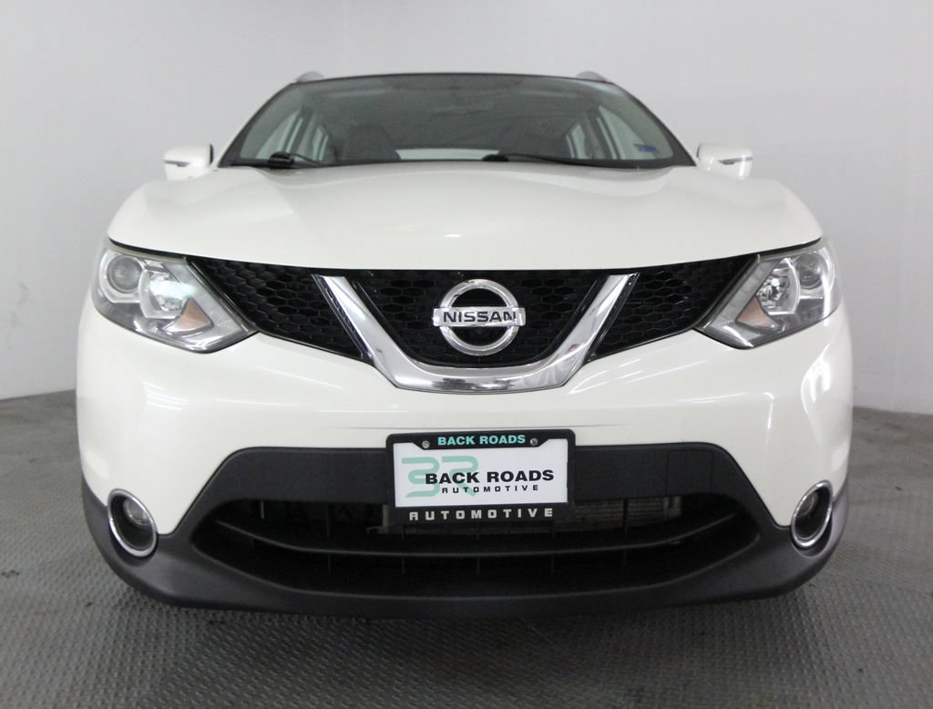 Used 2017 Nissan Rogue Sport SL AWD/4WD image 2