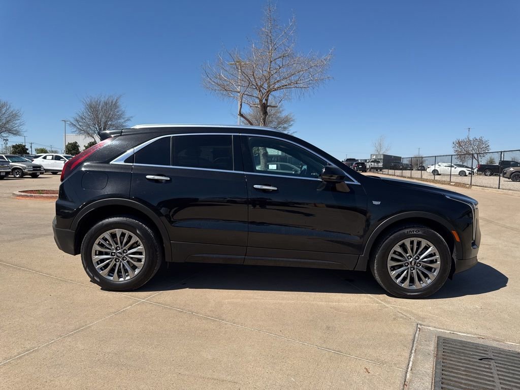 Used 2024 Cadillac XT4 Premium Luxury image 7
