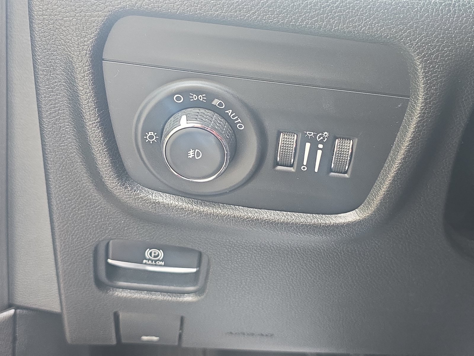 Used 2021 Jeep Grand Cherokee L Limited RWD image 29
