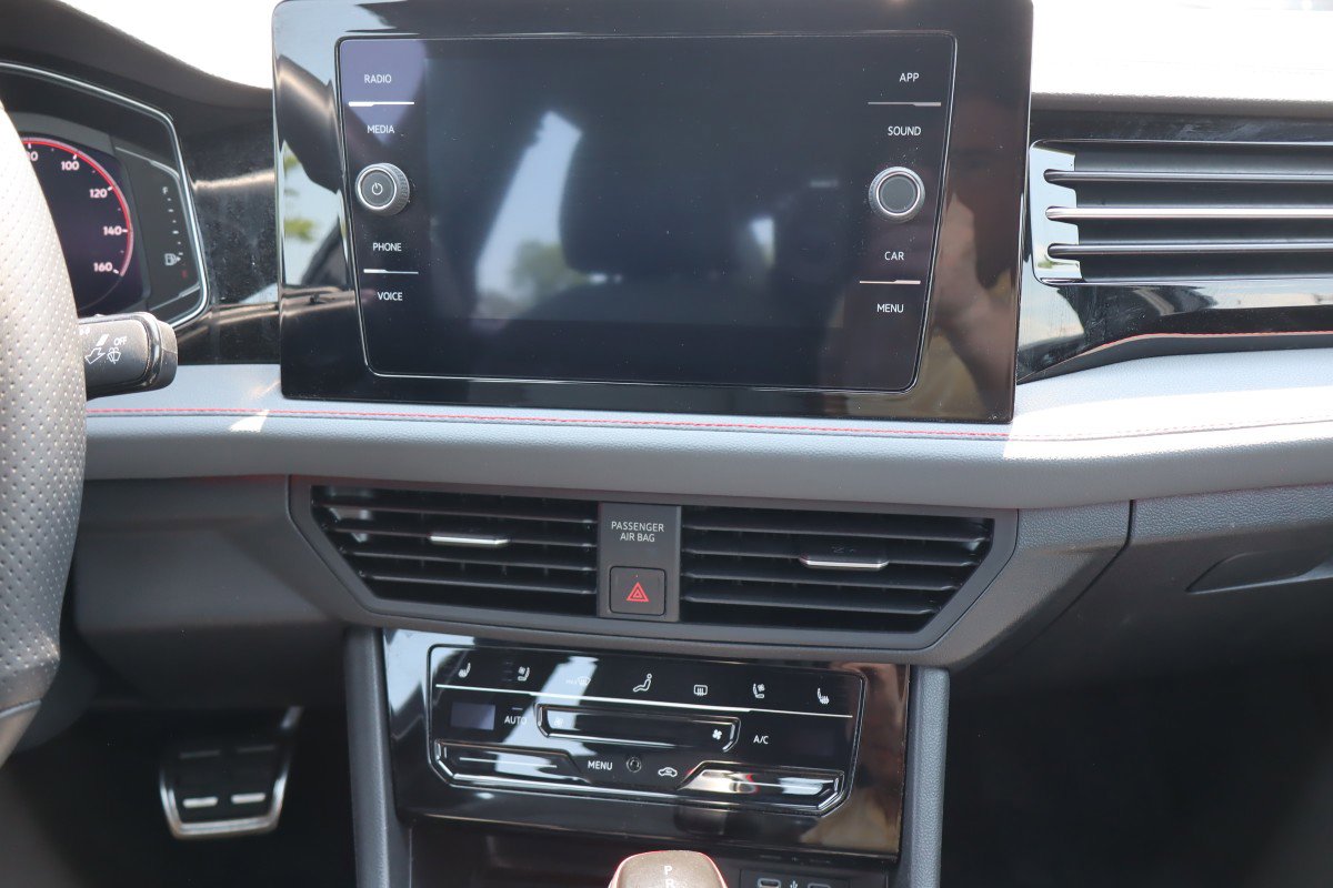 Used 2025 Volkswagen Jetta GLI Autobahn image 11