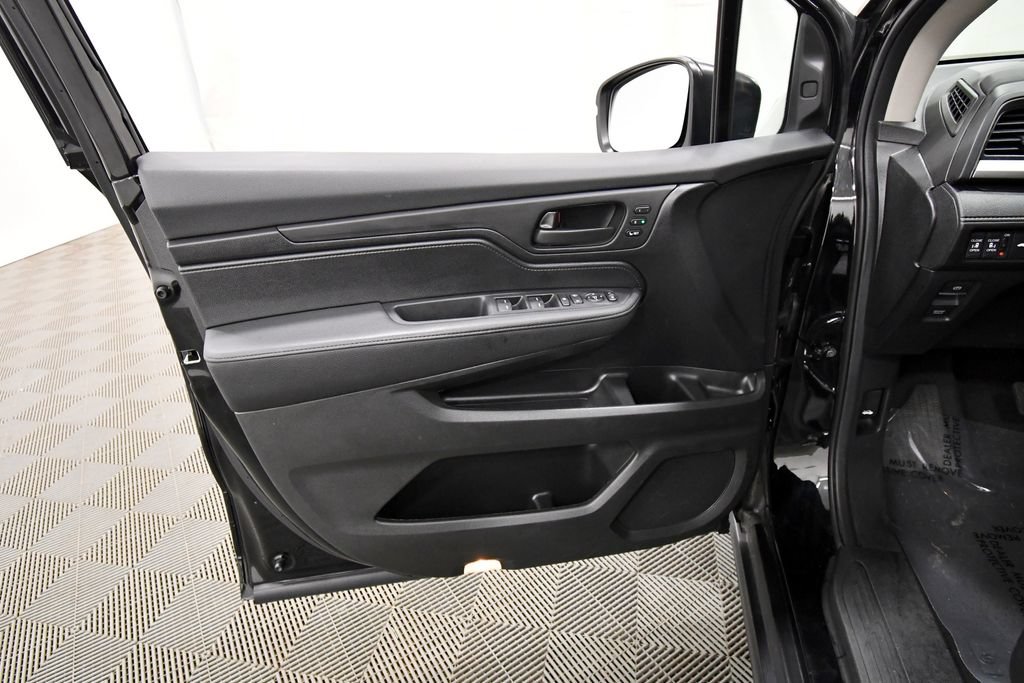 Certified 2025 Honda Odyssey EX-L image 13