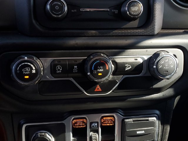 Certified 2018 Jeep Wrangler Unlimited Sport S AWD/4WD image 26
