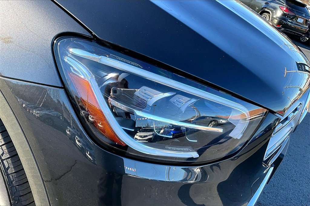 Used 2021 Mercedes-Benz GLC 300 4MATIC image 29