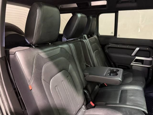 Used 2022 Land Rover Defender 110 X-Dynamic SE AWD/4WD image 24