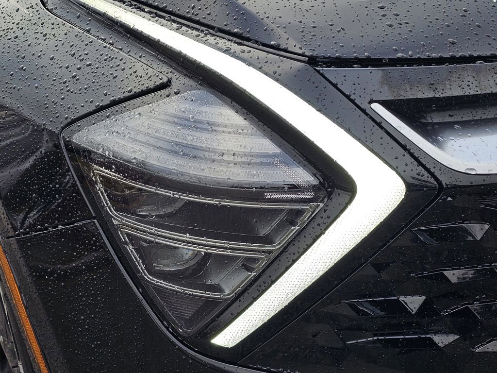 Used 2023 Kia Sportage SX image 4