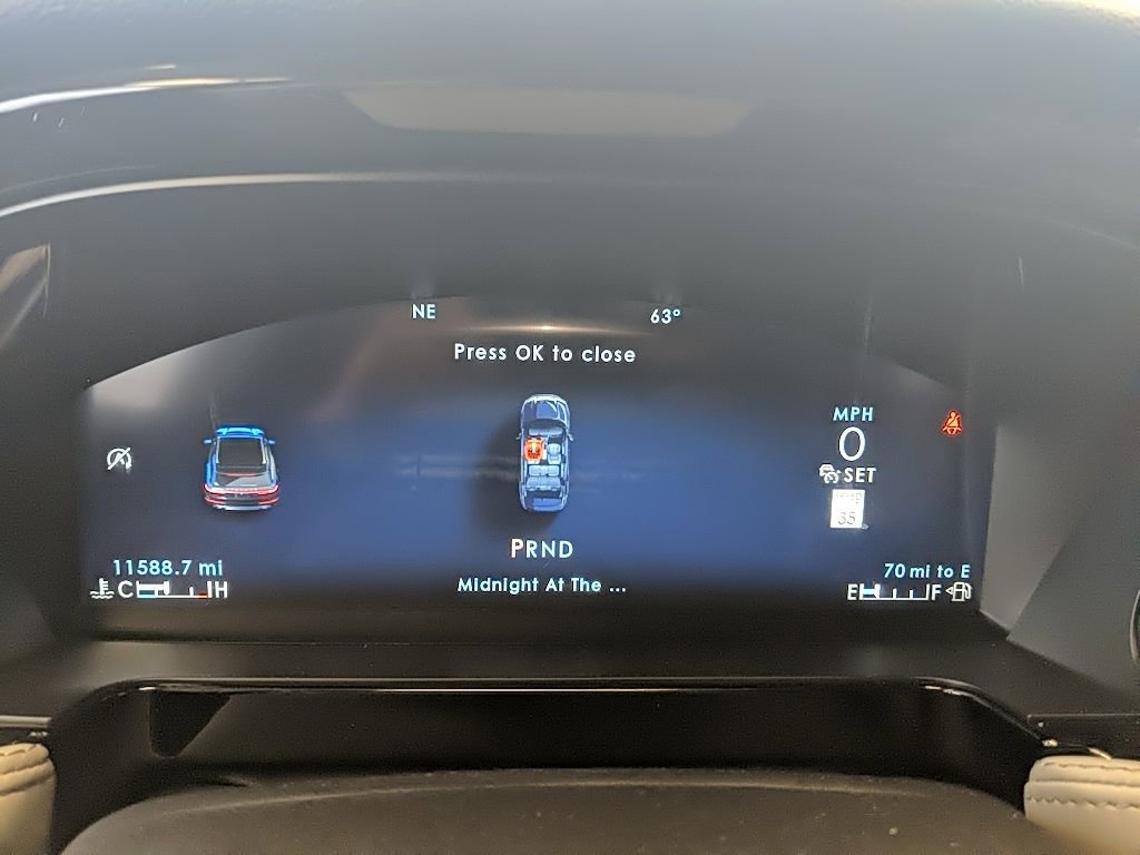 Certified 2025 Lincoln Corsair AWD image 23