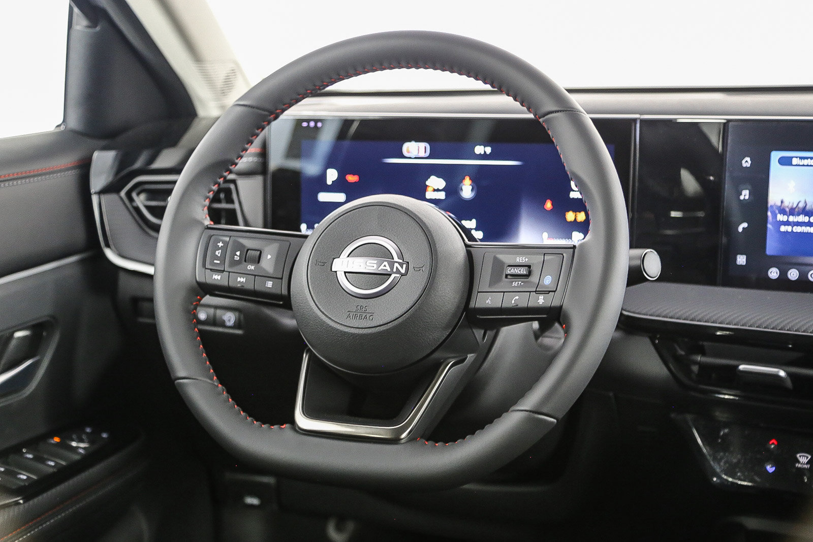 New 2026 Nissan Kicks SR FWD image 18