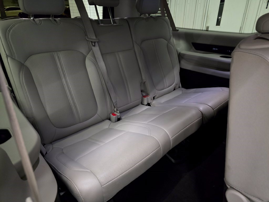 Used 2024 Jeep Wagoneer L Series II w/ Flexible Seating Group AWD/4WD image 37