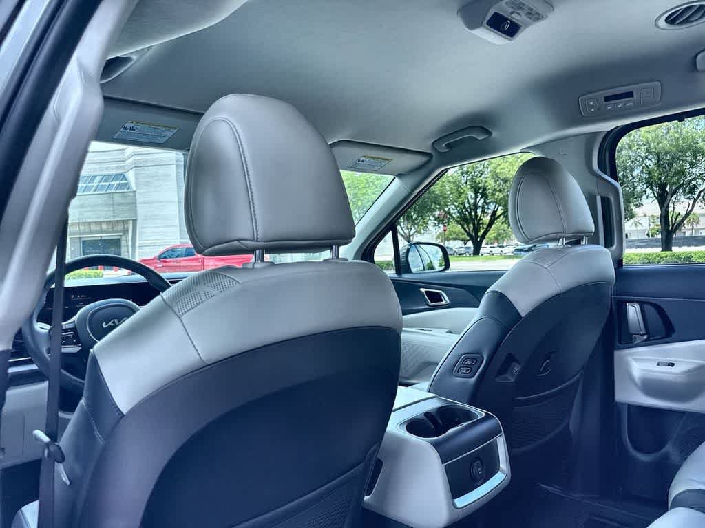 Certified 2025 Kia Carnival EX FWD image 23