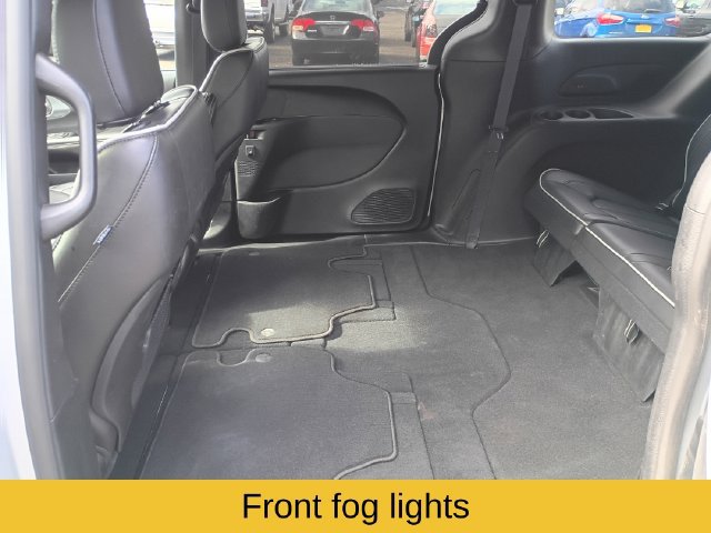 Used 2026 Chrysler Pacifica Limited FWD image 20